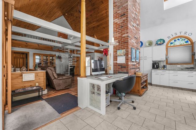 81 Lakeview Blvd, Plymouth, MA 02360