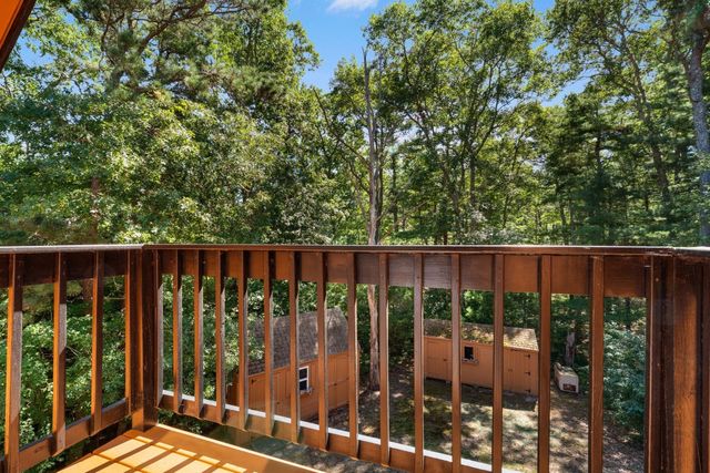81 Lakeview Blvd, Plymouth, MA 02360