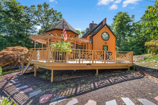 81 Lakeview Blvd, Plymouth, MA 02360