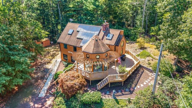 81 Lakeview Blvd, Plymouth, MA 02360