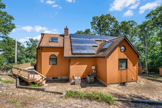 81 Lakeview Blvd, Plymouth, MA 02360