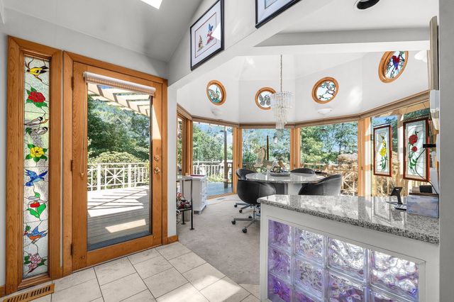 81 Lakeview Blvd, Plymouth, MA 02360