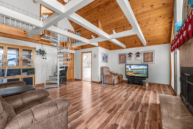 81 Lakeview Blvd, Plymouth, MA 02360