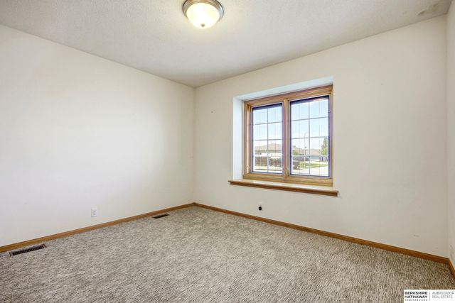 1001 Spruce Street, Springfield, NE 68059