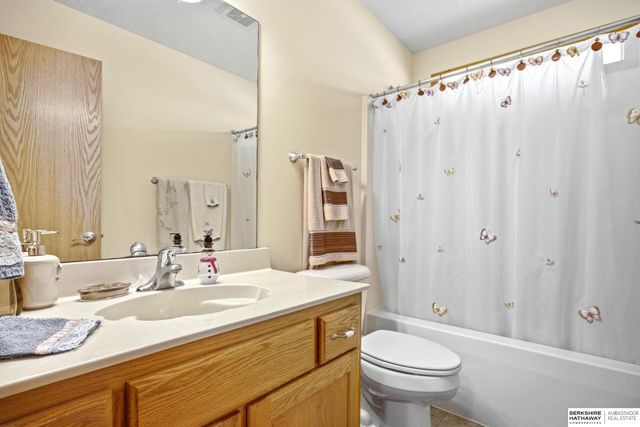 1001 Spruce Street, Springfield, NE 68059