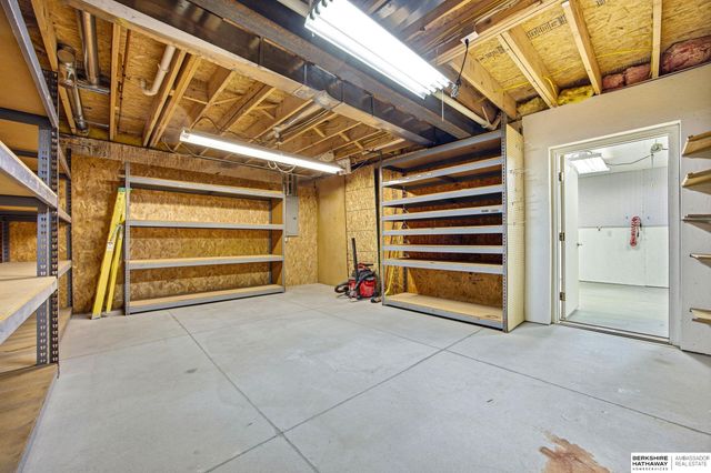 1001 Spruce Street, Springfield, NE 68059