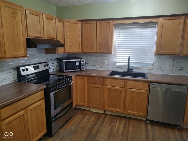 329 Columbia Avenue, Tipton, IN 46072