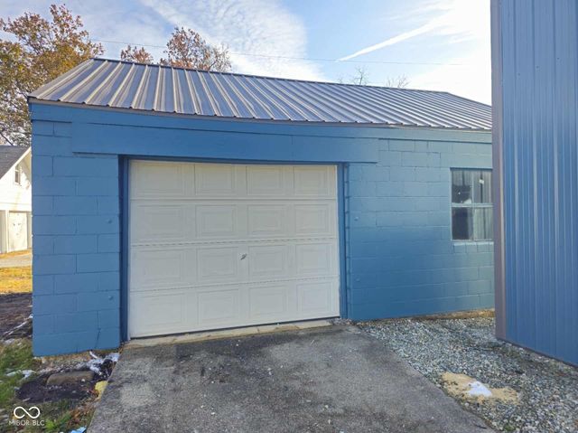 329 Columbia Avenue, Tipton, IN 46072