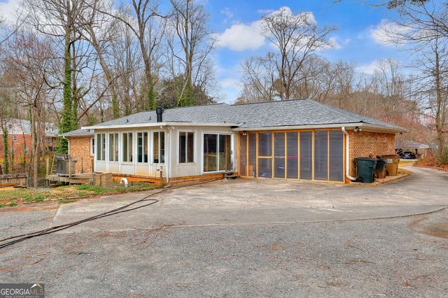 2640 Whitehurst Drive NE, Marietta, GA 30062