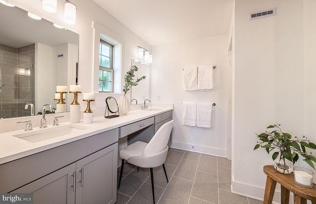 66 CHAUCER CT, Levittown, PA 19057