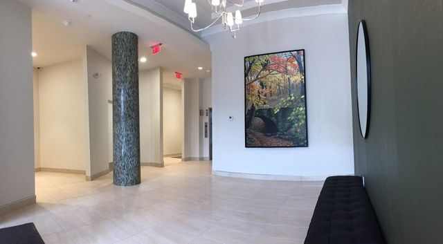 555 Roger Williams Avenue 407, Highland Park, IL 60035