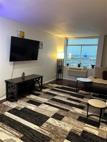 7520 Hornwood Drive 906, Houston, TX 77036