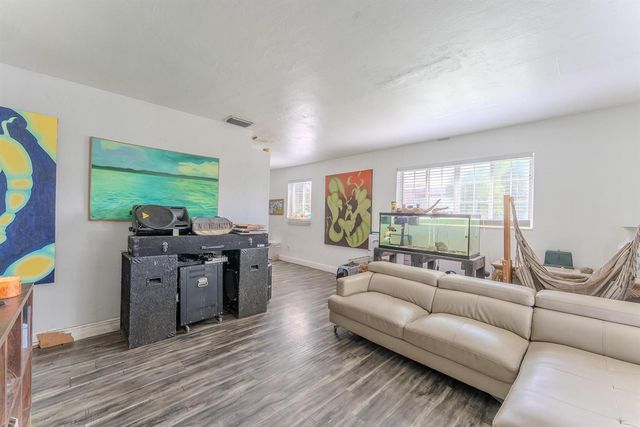 2011 SW 97th Terrace, Miramar, FL 33025