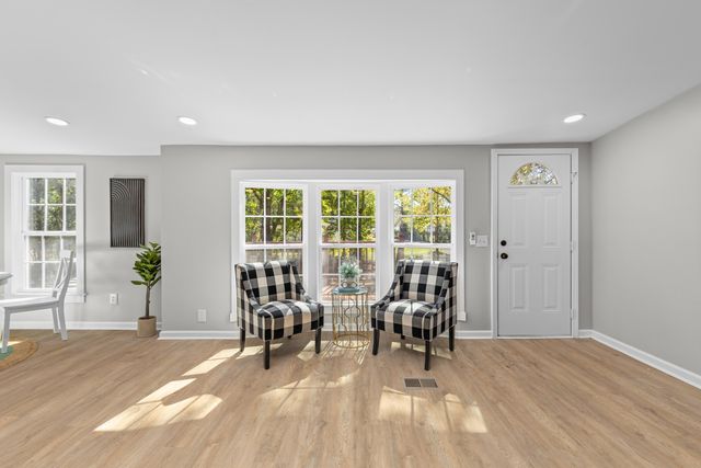 334 Glen Street, Summerville, SC 29483