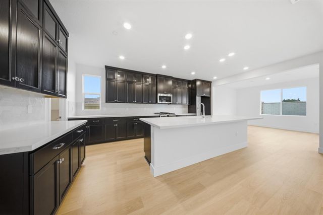 1401 Marmo Cir, Roseville, CA 95747