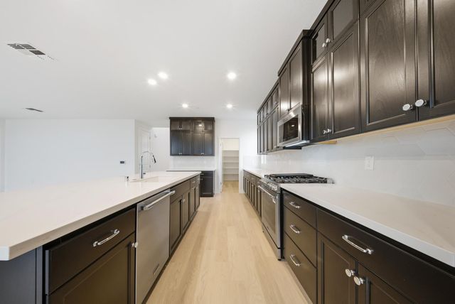 1401 Marmo Cir, Roseville, CA 95747