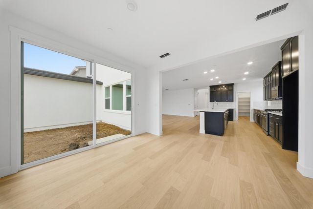 1401 Marmo Cir, Roseville, CA 95747