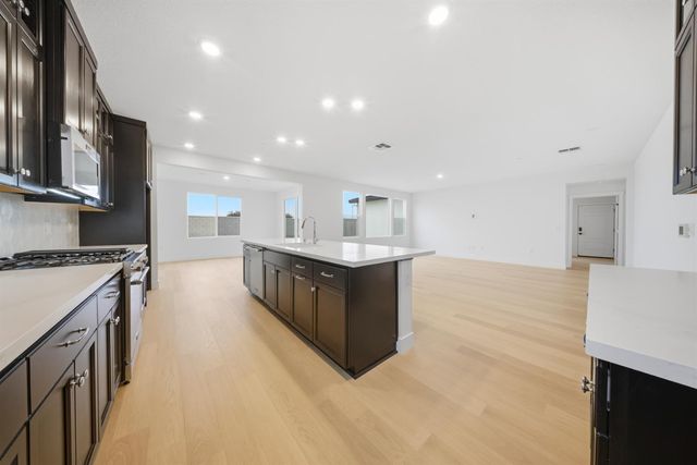 1401 Marmo Cir, Roseville, CA 95747