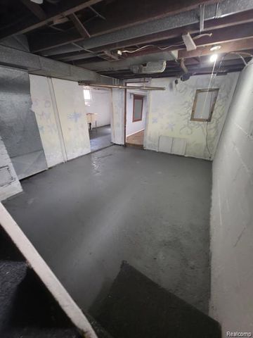 843 Ossington Avenue, Flint, MI 48507