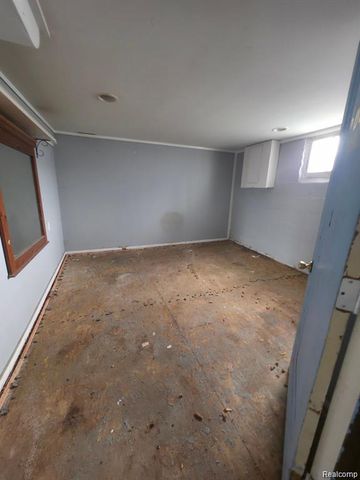 843 Ossington Avenue, Flint, MI 48507