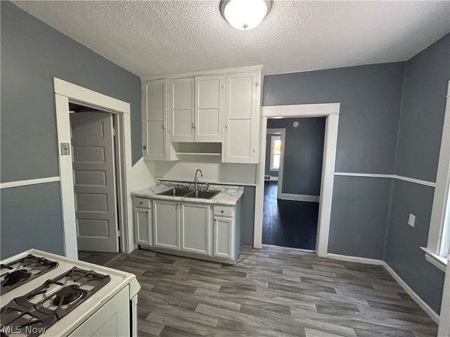 8910 Harris Avenue, Cleveland, OH 44104