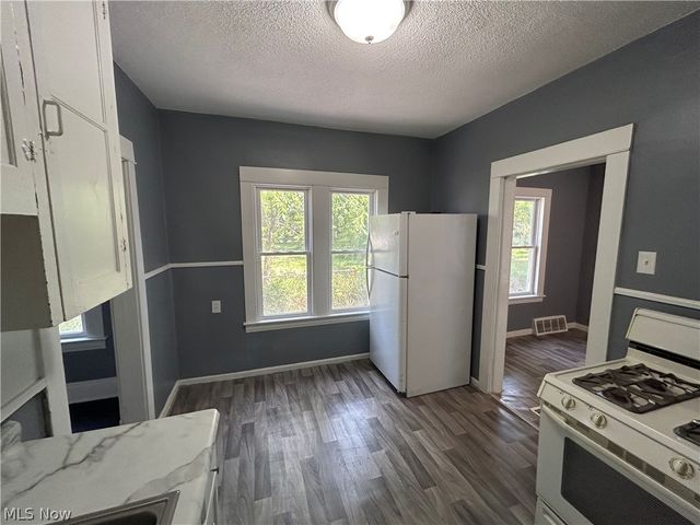 8910 Harris Avenue, Cleveland, OH 44104