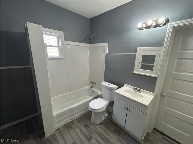 8910 Harris Avenue, Cleveland, OH 44104