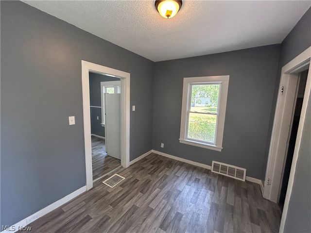 8910 Harris Avenue, Cleveland, OH 44104