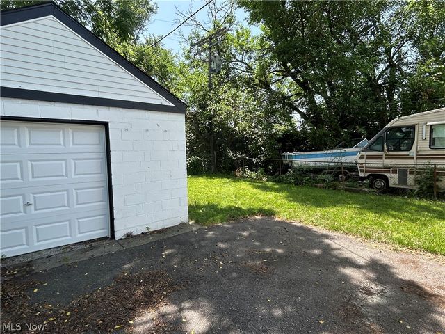 8910 Harris Avenue, Cleveland, OH 44104