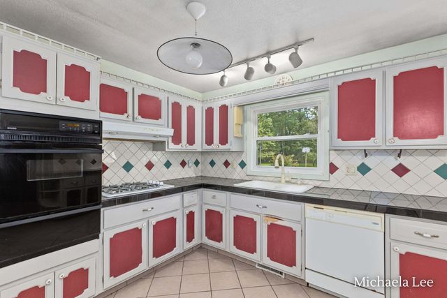 5890 N 3rd Street, Kalamazoo, MI 49009