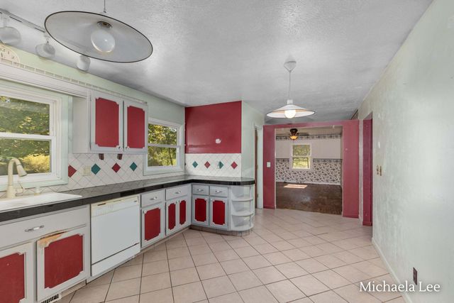 5890 N 3rd Street, Kalamazoo, MI 49009