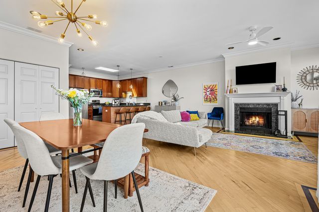 1109 W Belmont Avenue 4, Chicago, IL 60657
