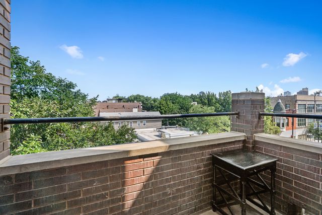 1109 W Belmont Avenue 4, Chicago, IL 60657