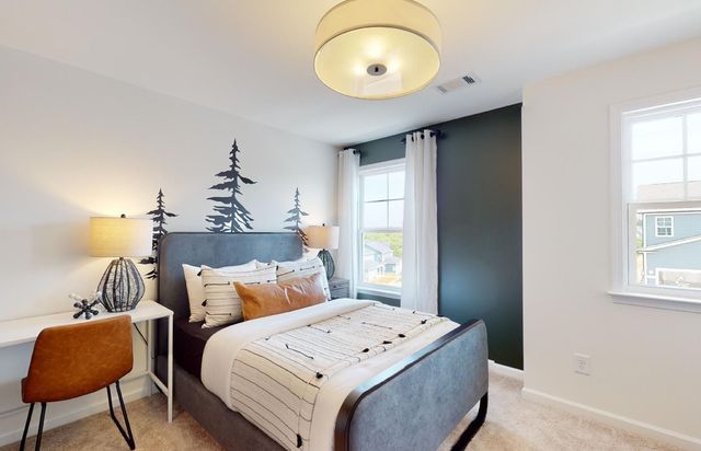 205 Land Breeze Dr, La Vergne, TN 37086