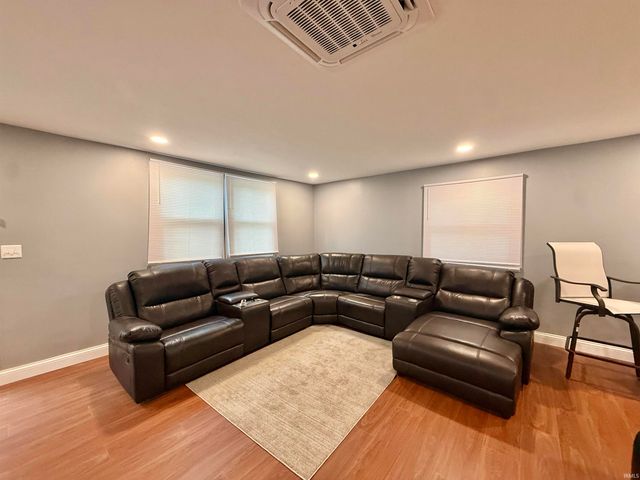 516 E Mill Road, Evansville, IN 47711