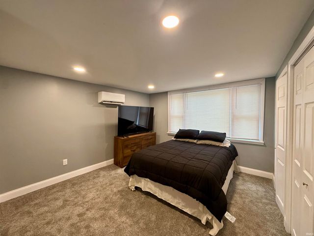516 E Mill Road, Evansville, IN 47711