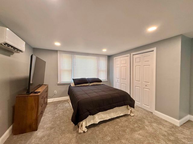 516 E Mill Road, Evansville, IN 47711