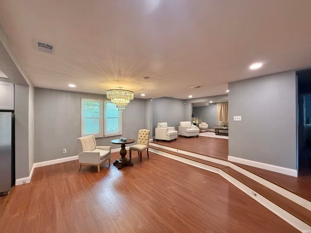 516 E Mill Road, Evansville, IN 47711