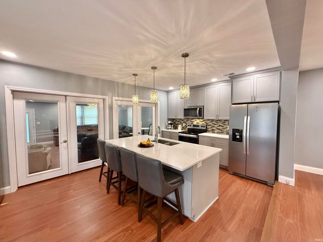 516 E Mill Road, Evansville, IN 47711