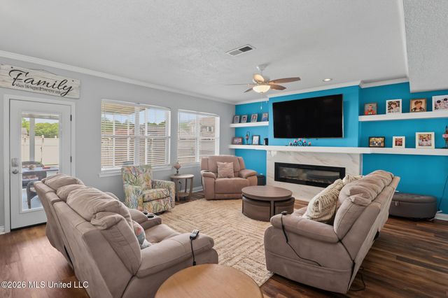915 Wildwood Lane, Biloxi, MS 39532