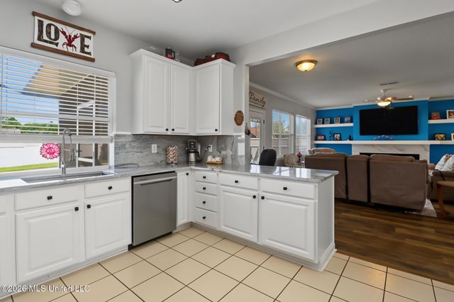 915 Wildwood Lane, Biloxi, MS 39532