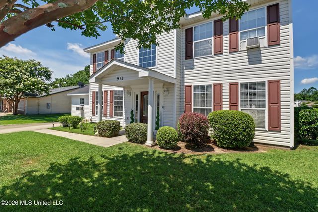 915 Wildwood Lane, Biloxi, MS 39532