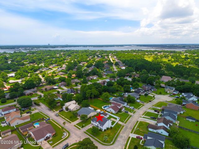 915 Wildwood Lane, Biloxi, MS 39532