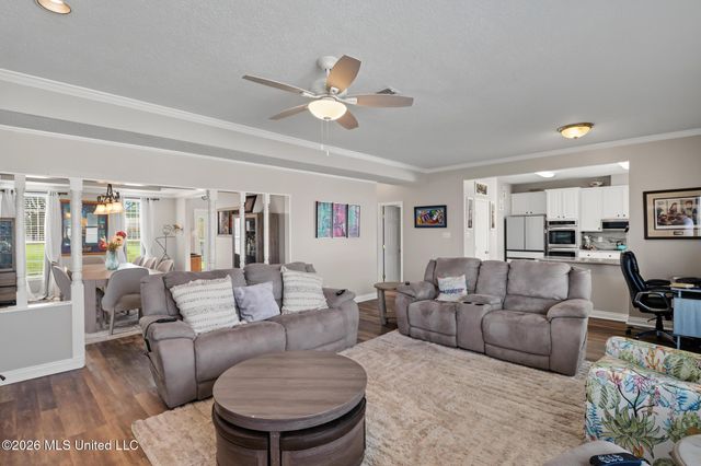 915 Wildwood Lane, Biloxi, MS 39532