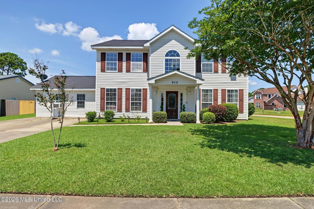 915 Wildwood Lane, Biloxi, MS 39532