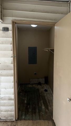 1325 E Sherman Street, Paris, TX 75460