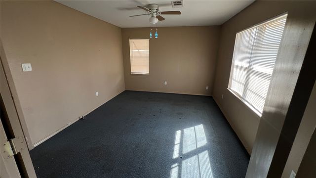 1325 E Sherman Street, Paris, TX 75460