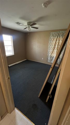 1325 E Sherman Street, Paris, TX 75460