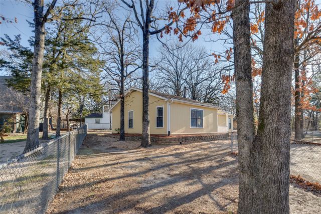 157 Harbor Drive, Gun Barrel City, TX 75156