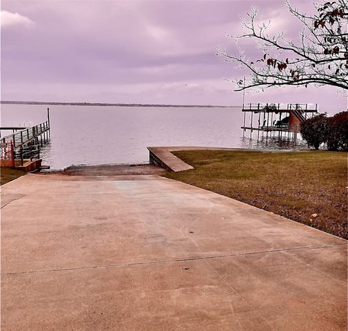 157 Harbor Drive, Gun Barrel City, TX 75156